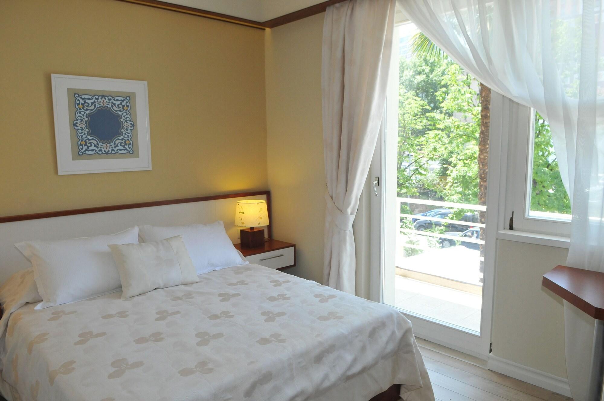 Hotel Sokrat 티라나 외부 사진