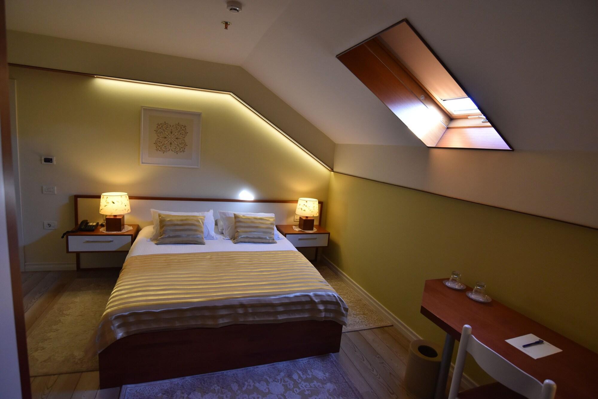 Hotel Sokrat 티라나 외부 사진