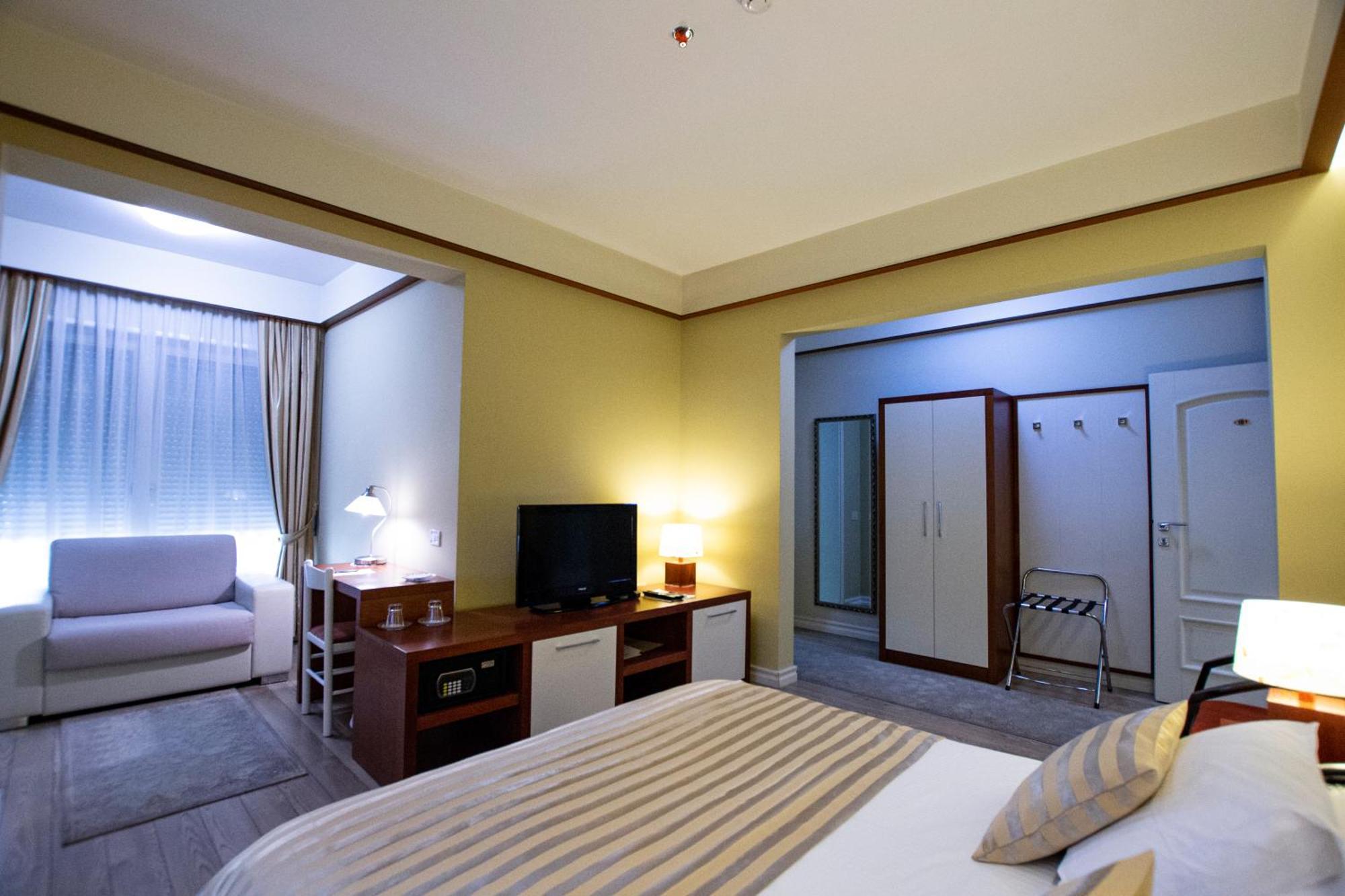 Hotel Sokrat 티라나 외부 사진