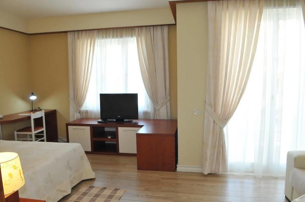 Hotel Sokrat 티라나 외부 사진
